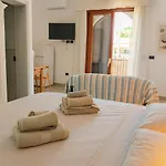 Onda Bianca בית הארחה 3*
